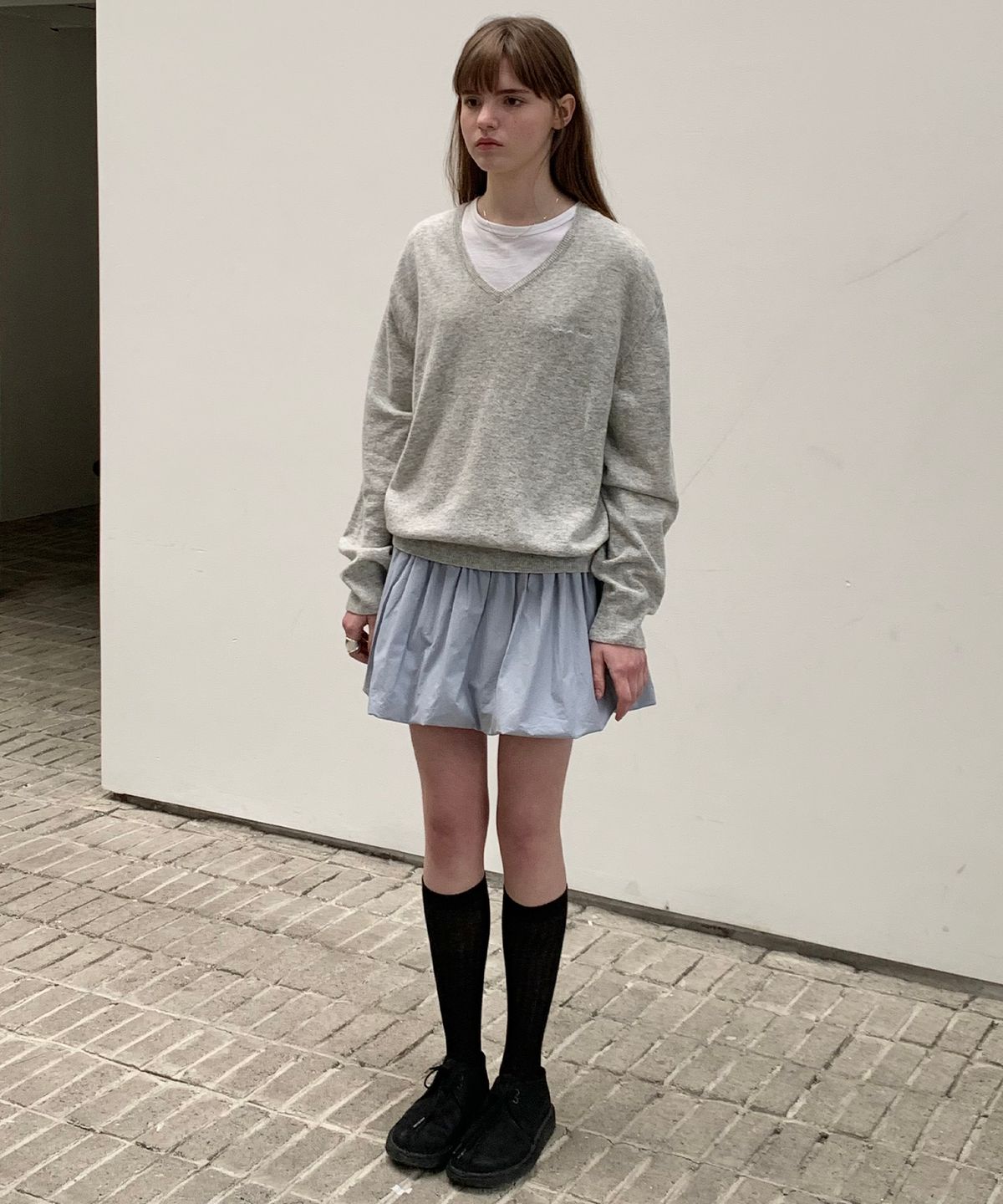 썸웨어버터(SOMEWHEREBUTTER) Roe V-Neck Knit - Light Grey