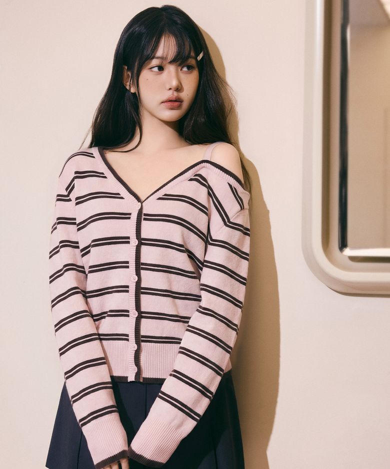 ONE OFF SHOULDER STRIPE WOOL BLENDED CARDIGAN PINK