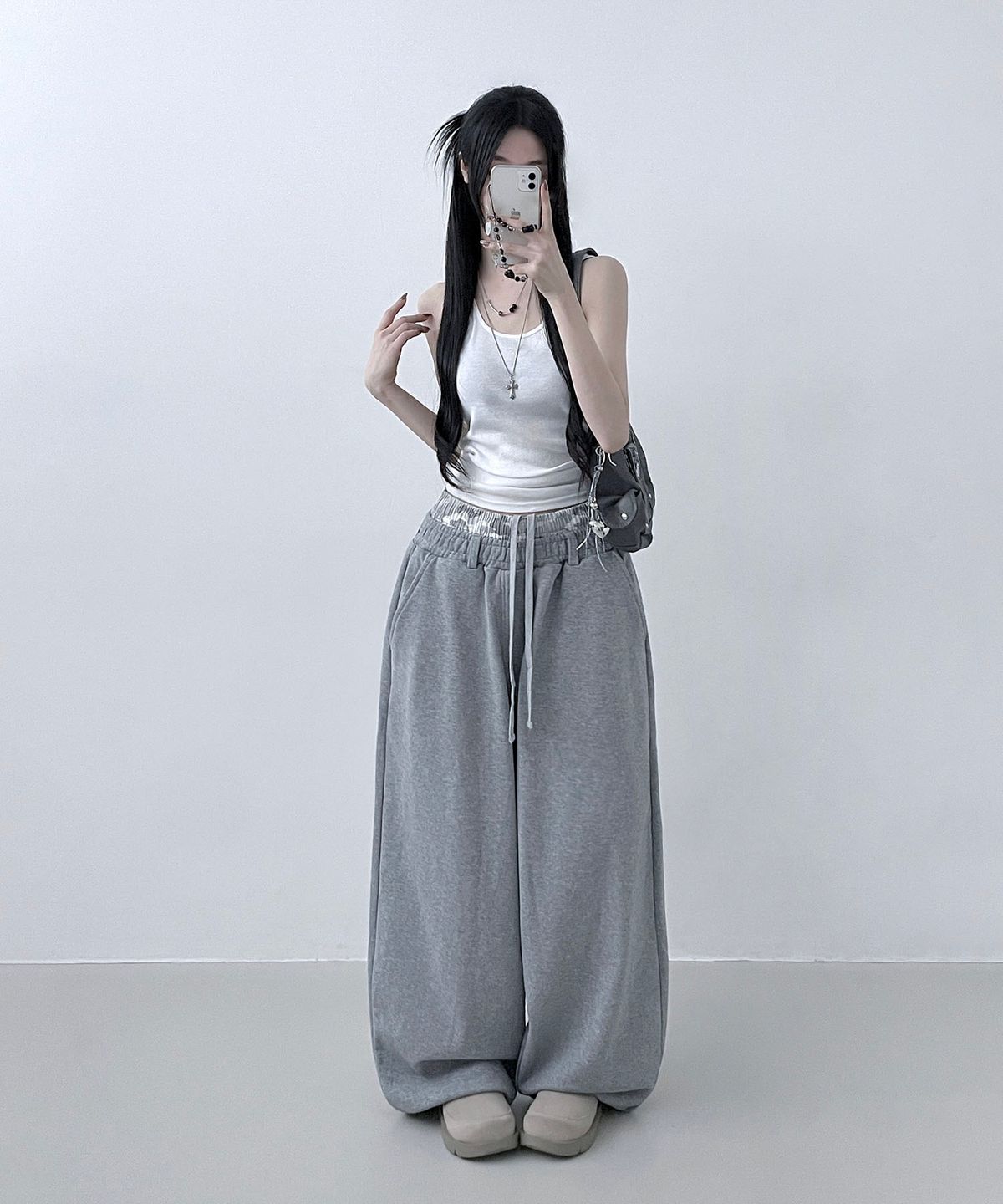 엑스톤즈(XTONZ) XP328 카모 레이어드 벌룬 스웨트 팬츠 (GRAY)