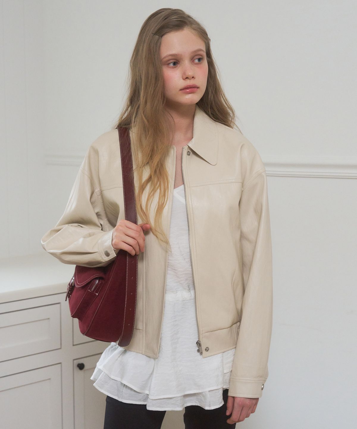 어몽(AMONG) A FAUX LEATHER JUMPER_BEIGE