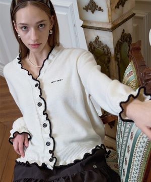 브이 로맨틱 가디건_아이보리