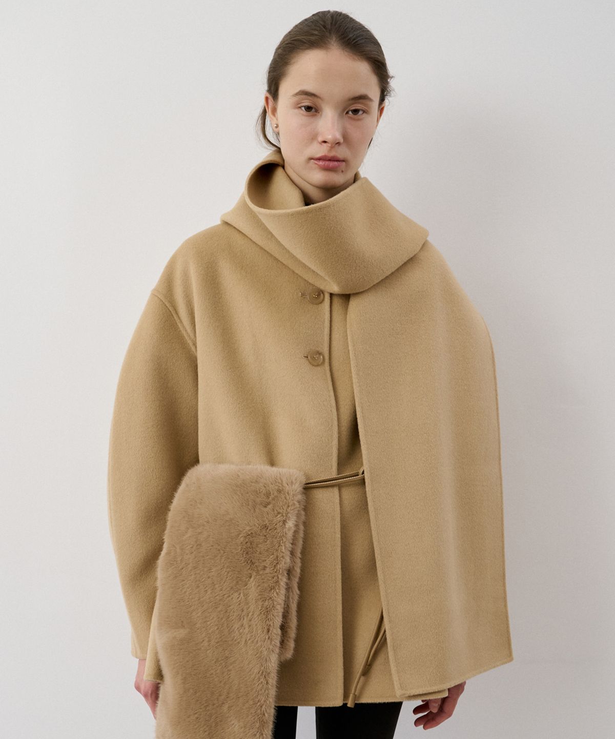 이보크에라(EVOKEERA) High Neck Short Handmade Coat With Muffler(Beige)