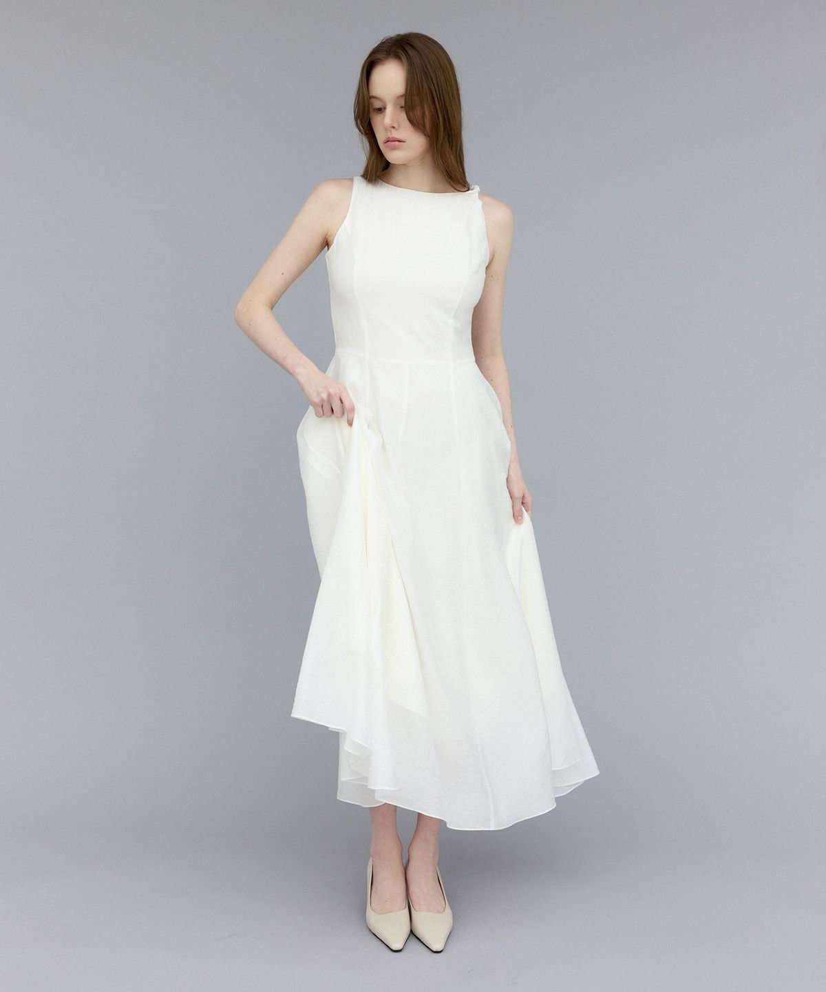 이보크에라(EVOKEERA) Twisted Long Flared Dress(Ivory)