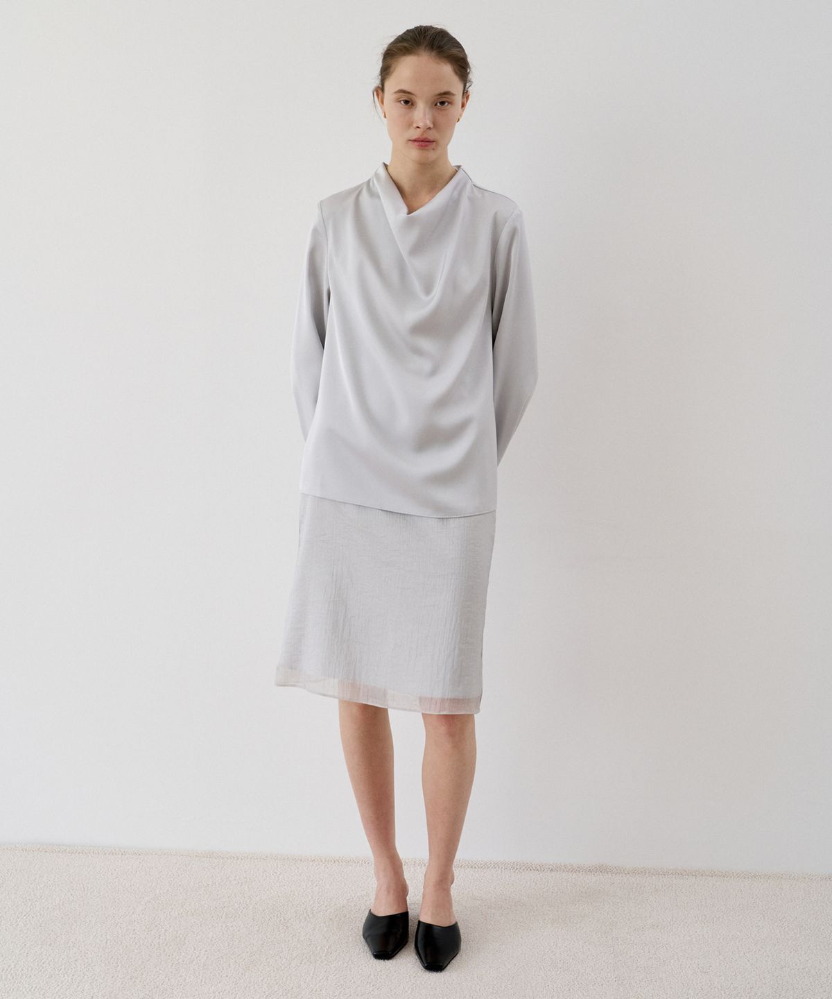 이보크에라(EVOKEERA) Nue Layered Midi Skirt(Light Gray)