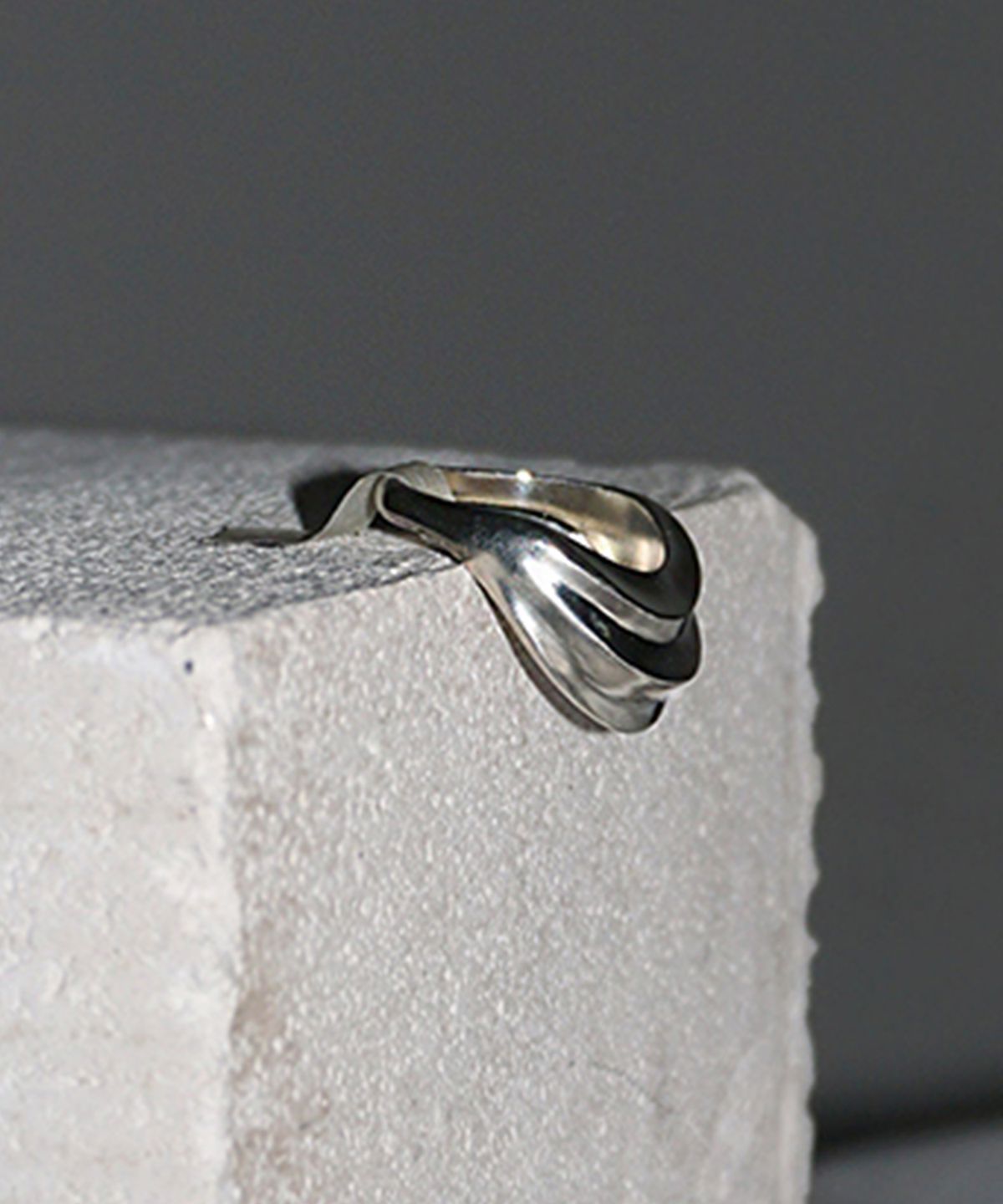 시에가하우스(SIEGA HOUSE) 3-LAYERED FOLD RING (GLOSSY- SILVER)