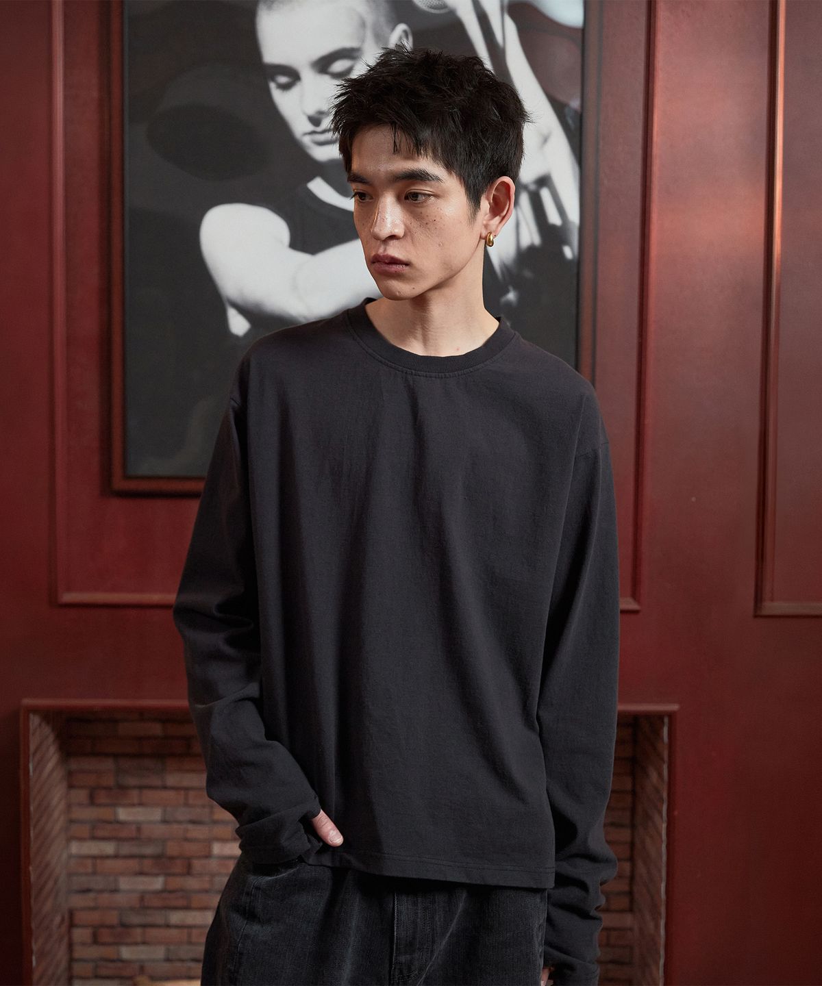 아르반(AREUBAN) 슬림 크롭 롱슬리브_퍼플 네이비