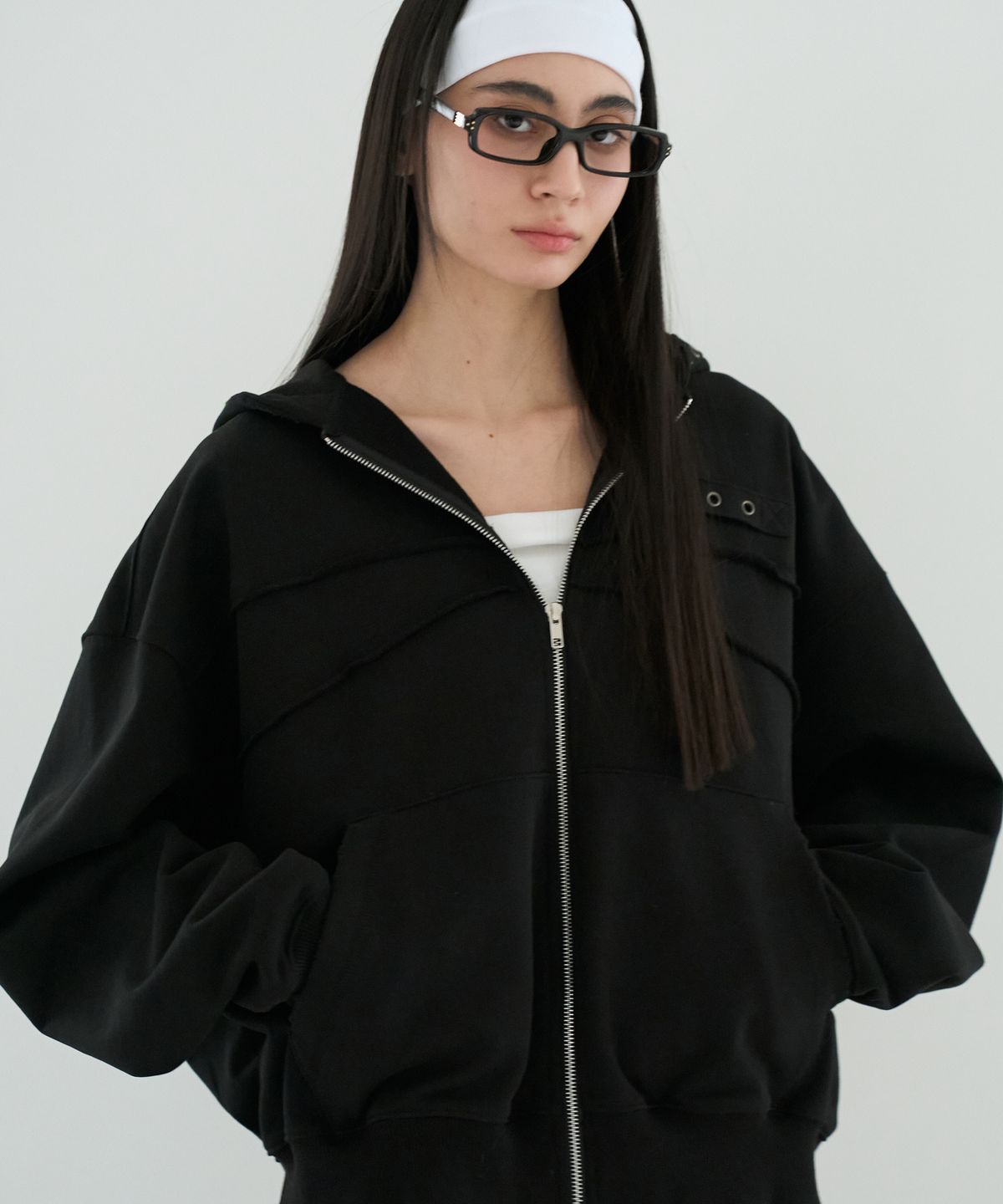 도프셉(DOFFSEPT) Eyelet Vintage Hoodie Zip-Up in Black