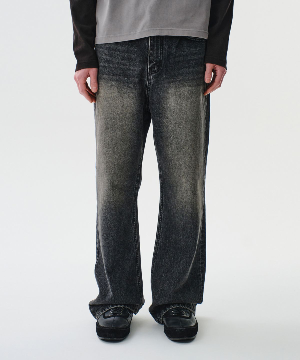 다이브인(DIVEIN) LOOSED STRAIGHT DENIM PANTS (WASHED BLACK)