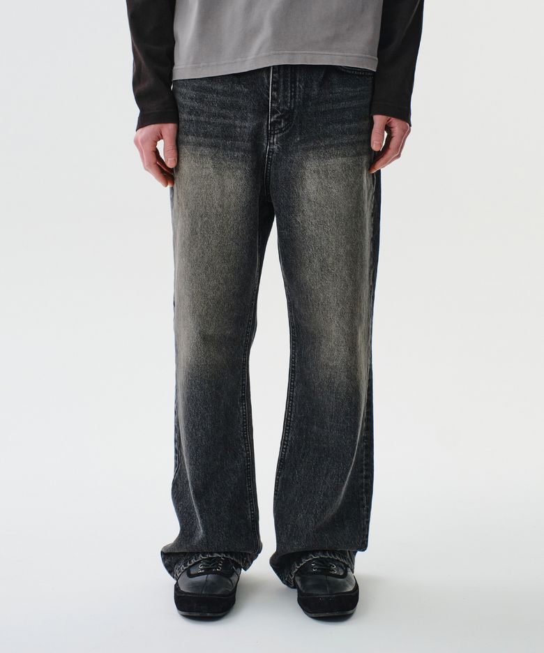 LOOSED STRAIGHT DENIM PANTS (WASHED BLACK)