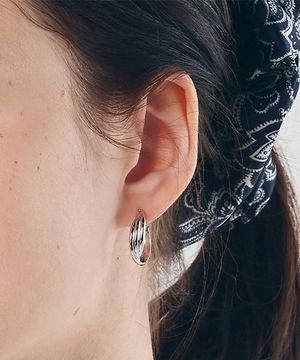 볼드 트위스트 돔 귀걸이