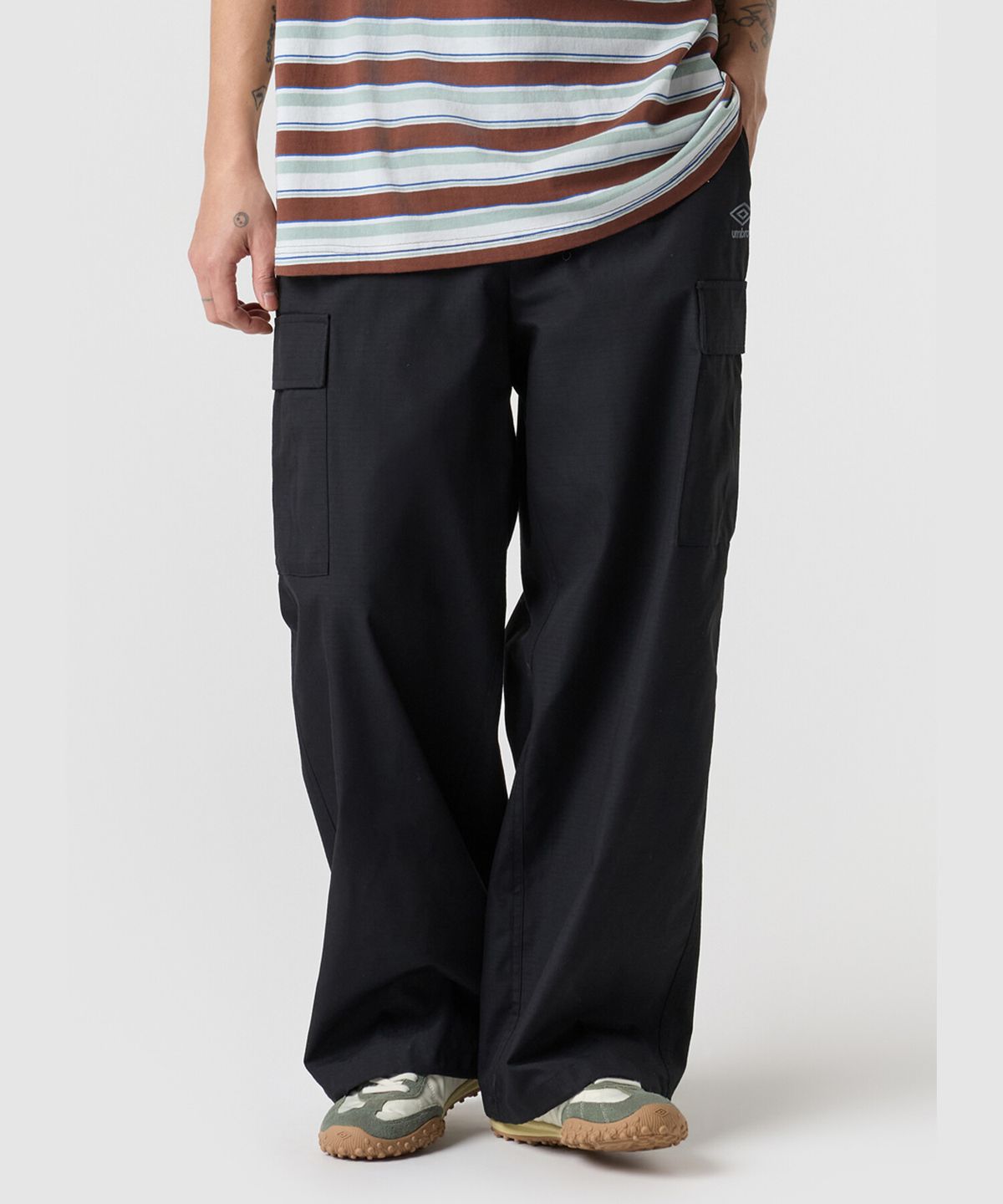 엄브로(UMBRO) 와이드 조거 2WAY 카고 팬츠 블랙 UR121CPT16