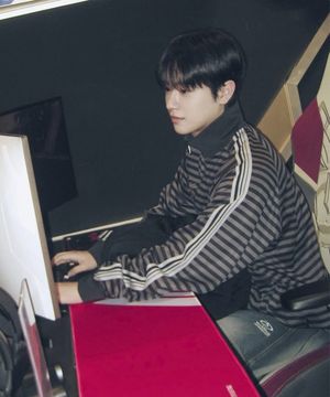 스트라이프 저지 트랙 자켓 블랙