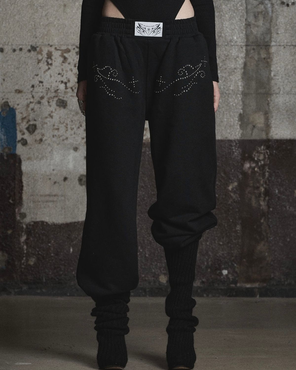 피아체(PIARCHE) STUDDED JOGGER PANTS