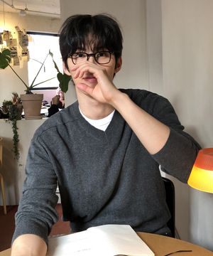 세미 크롭 코튼 브이넥 니트_(3COLOR)