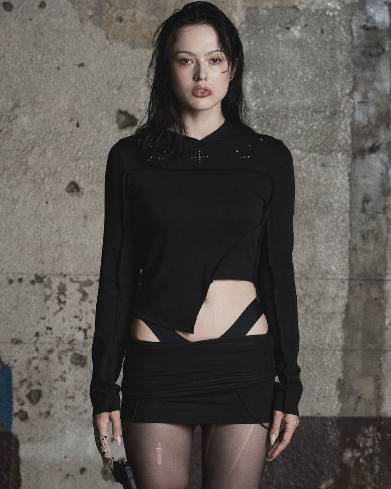 STUDDED UNBALANCE HOODIE