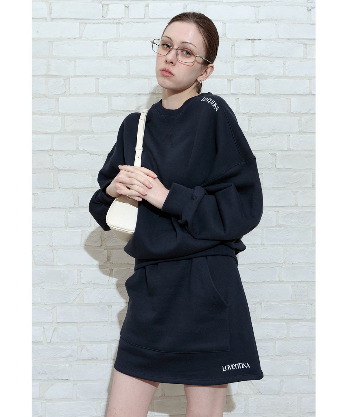 러벤티나(LOVENTINA) 바이오 스웻 로고 스커트_네이비