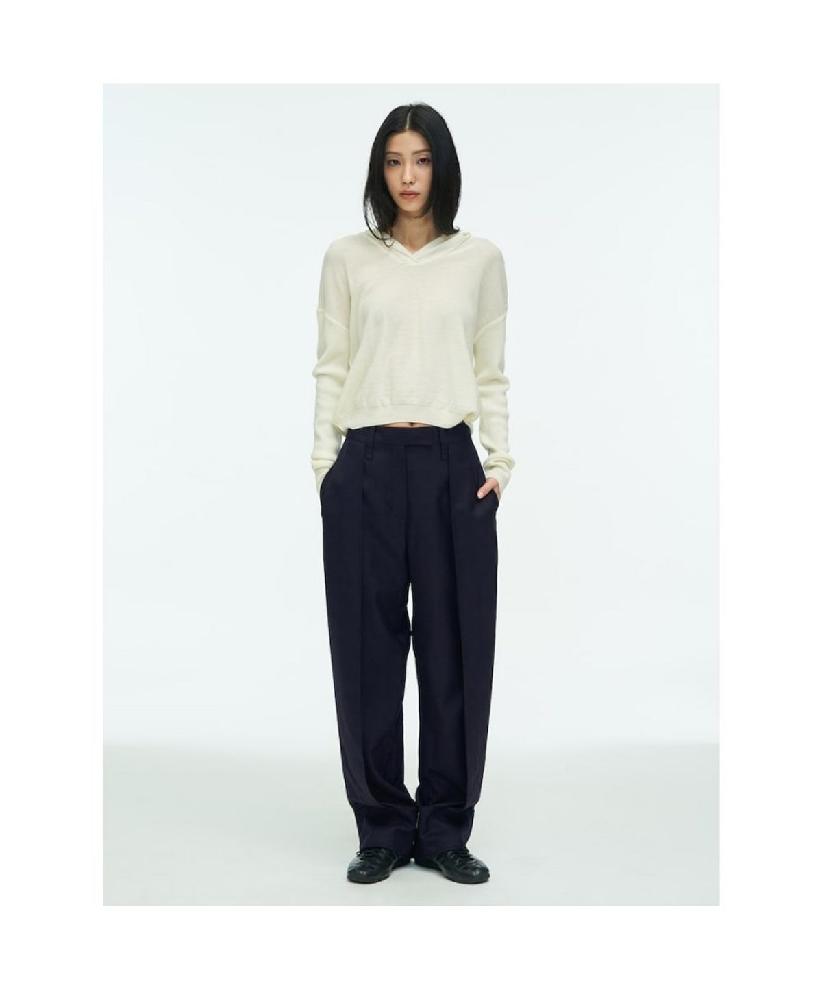 앙개(ANGGAE) Cuffed Curved Pants  Navy
