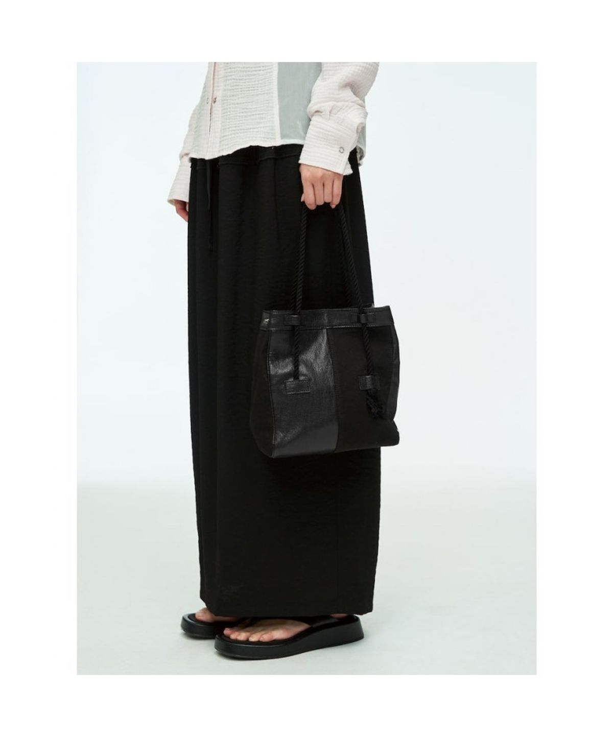 앙개(ANGGAE) Rope Mini Bag  Black