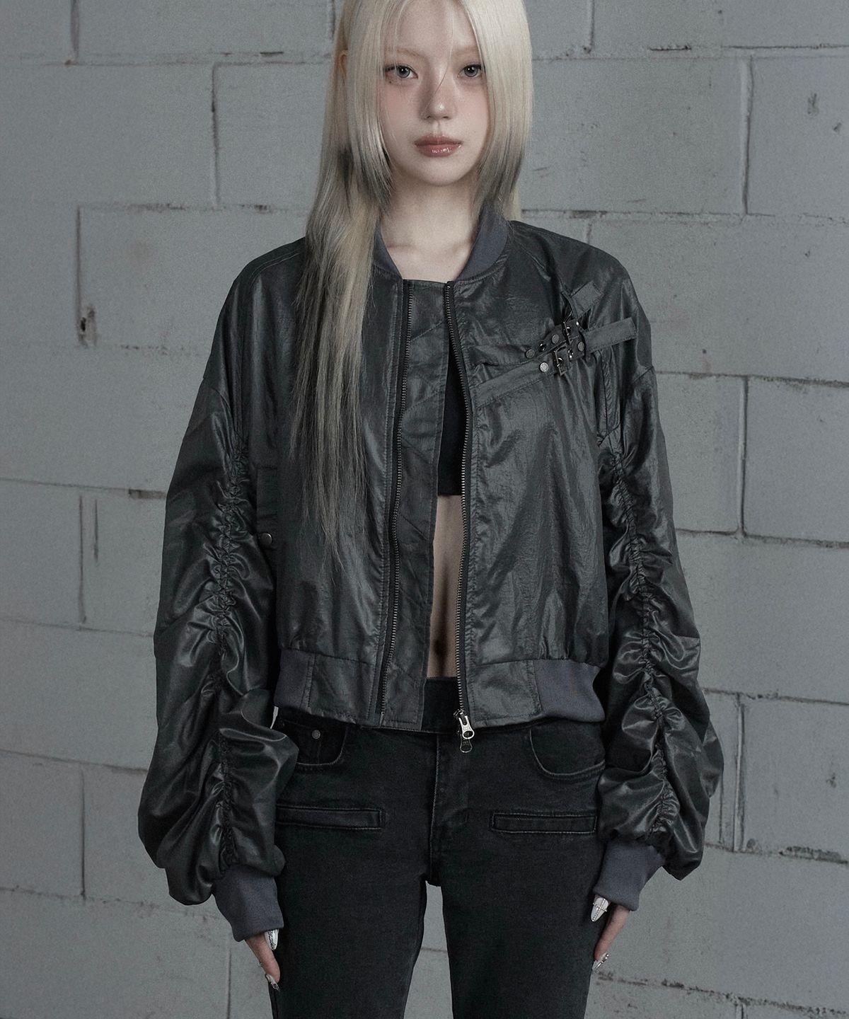 에트오소메(ETRE AU SOMMET) Chest Belt Tipstop Shirring Crop Jacket (Dark Gray)