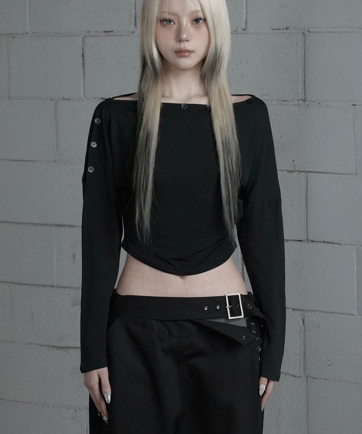 에트오소메(ETRE AU SOMMET) Shoulder Line Button Long Sleeve (Black)