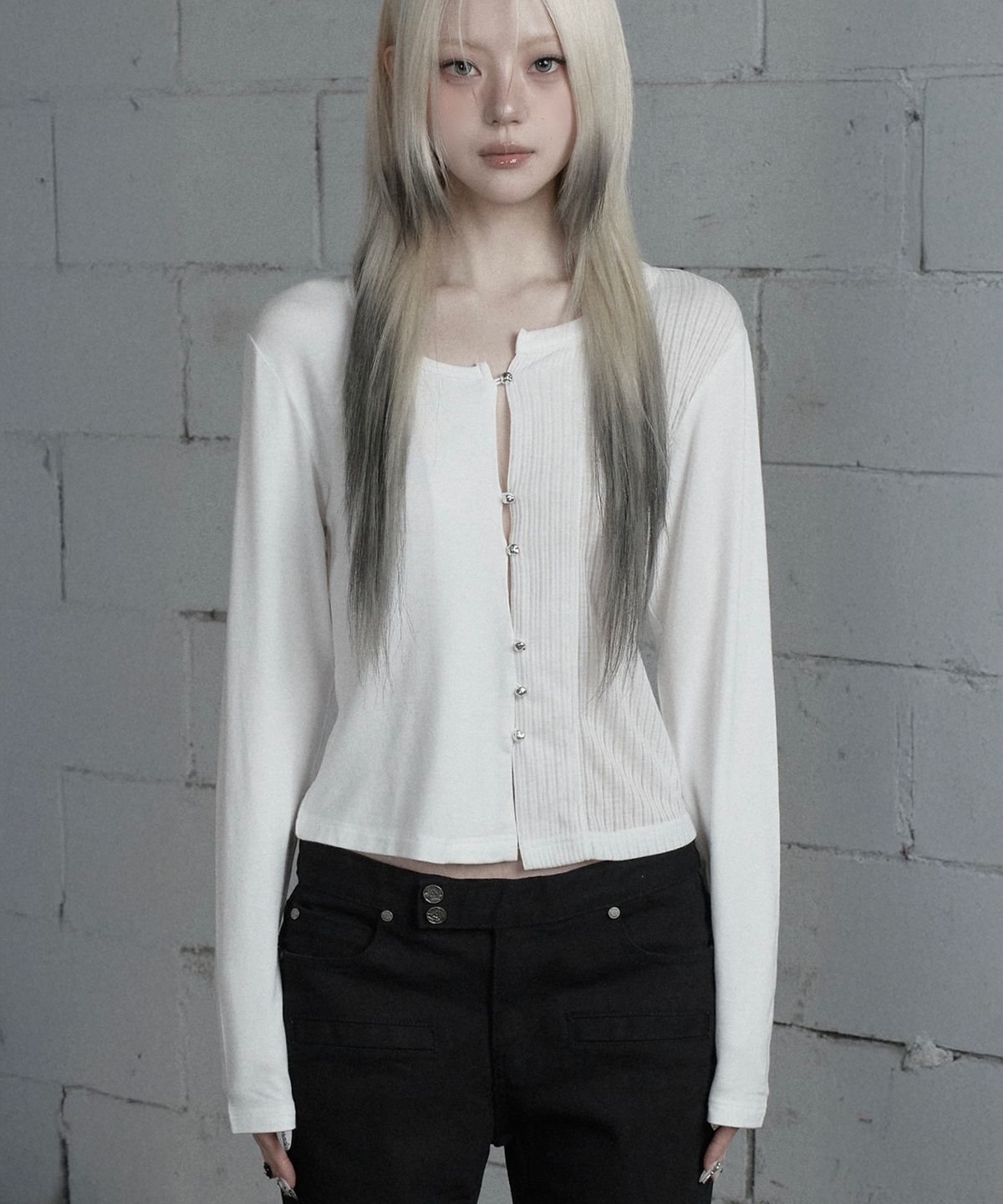 에트오소메(ETRE AU SOMMET) Unbal Color-Block Button Point Cardigan (lvory)
