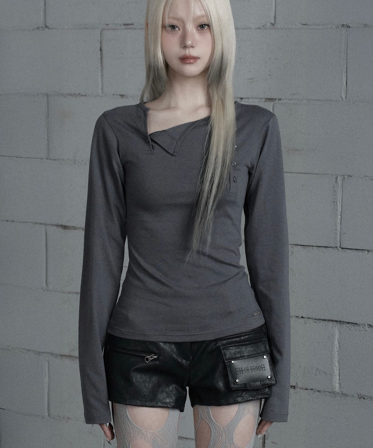 에트오소메(ETRE AU SOMMET) Two-Line Button Long Sleeve (Dark Gray)