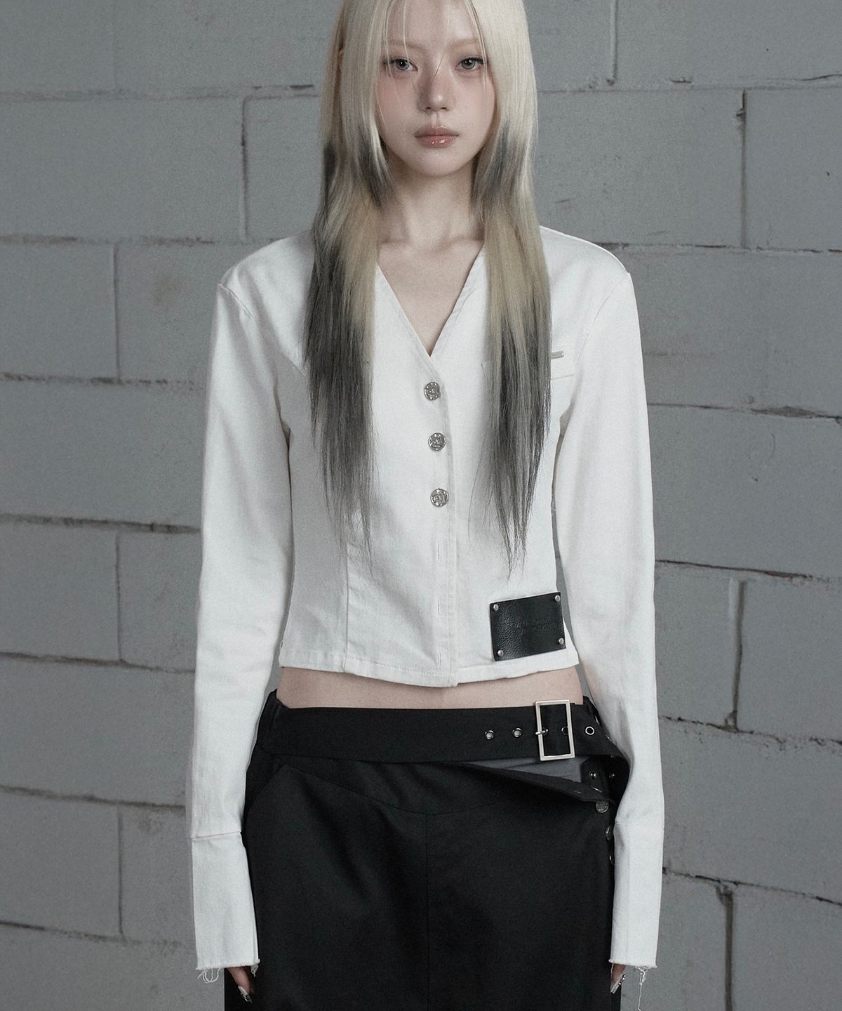 에트오소메(ETRE AU SOMMET) Back Diagonal Eyelet Collarless Crop Jacket (White)