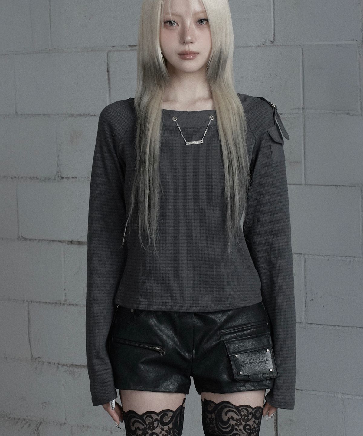 에트오소메(ETRE AU SOMMET) Chain Bijo Pocket Long Sleeve T-Shirt (Charcoal)