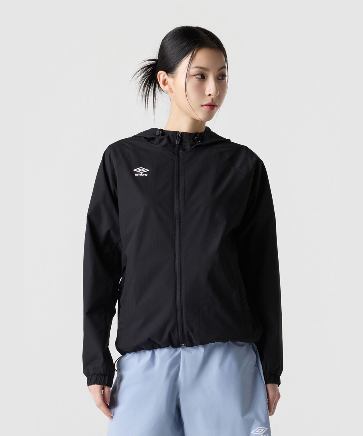 엄브로(UMBRO) 올라운드 경량 스트레치 후드형 바람막이 자켓 블랙 UR124SJK31