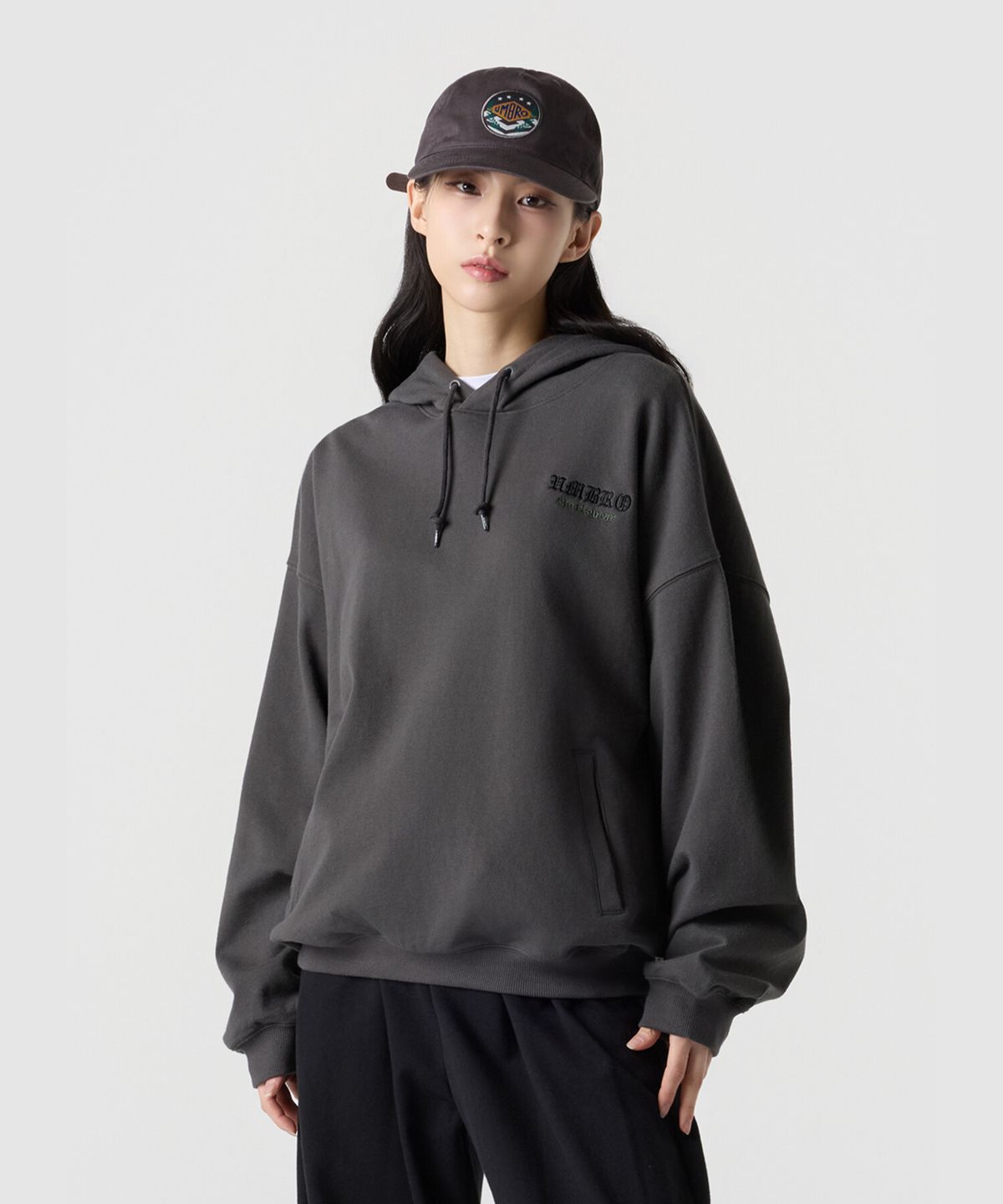 엄브로(UMBRO) U 스포티 니트 후드 티셔츠 차콜 UR121CHD11