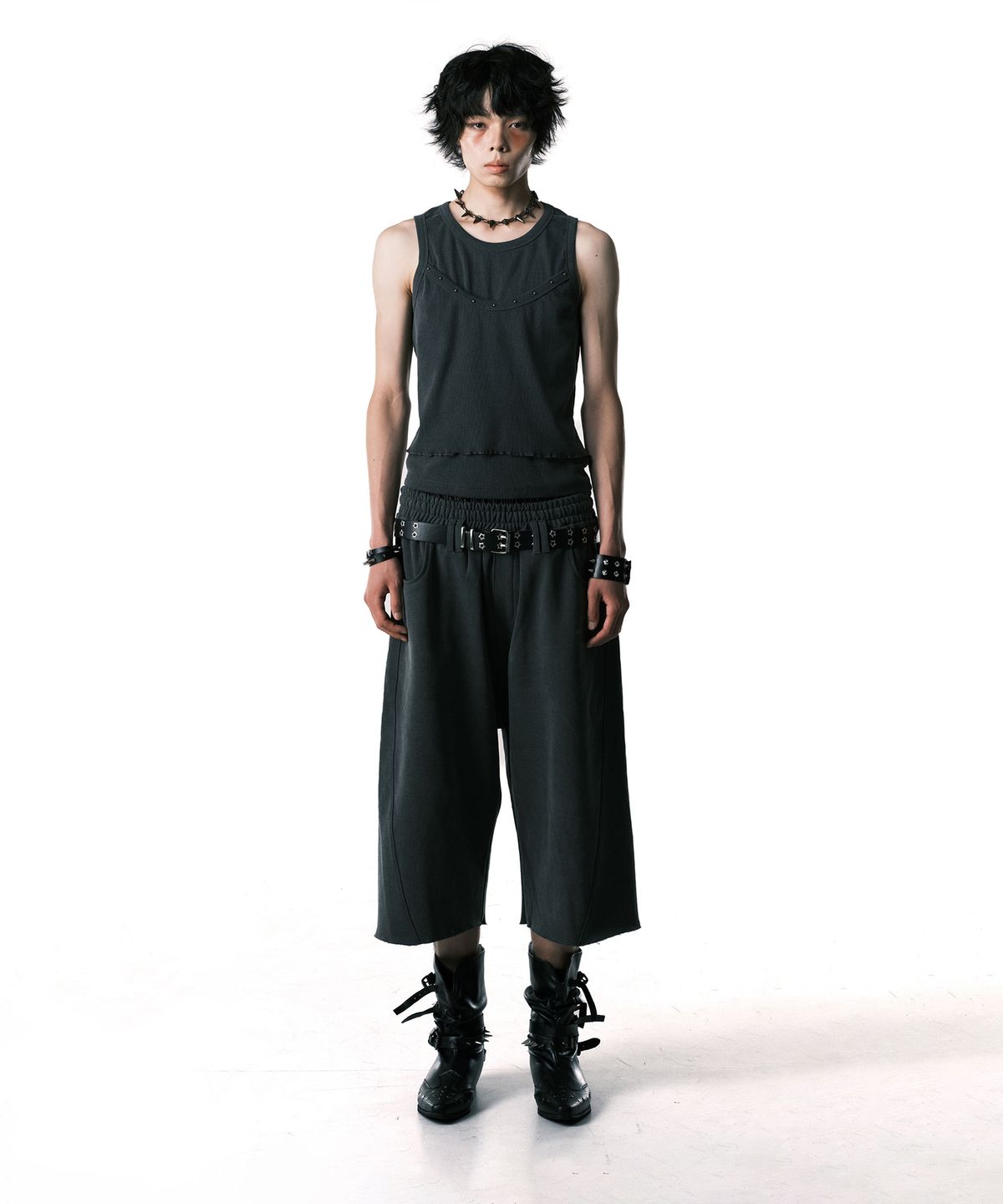본바이한(BORNBYHAN) HEAVY BERMUDA SHORTS DARK GRAY