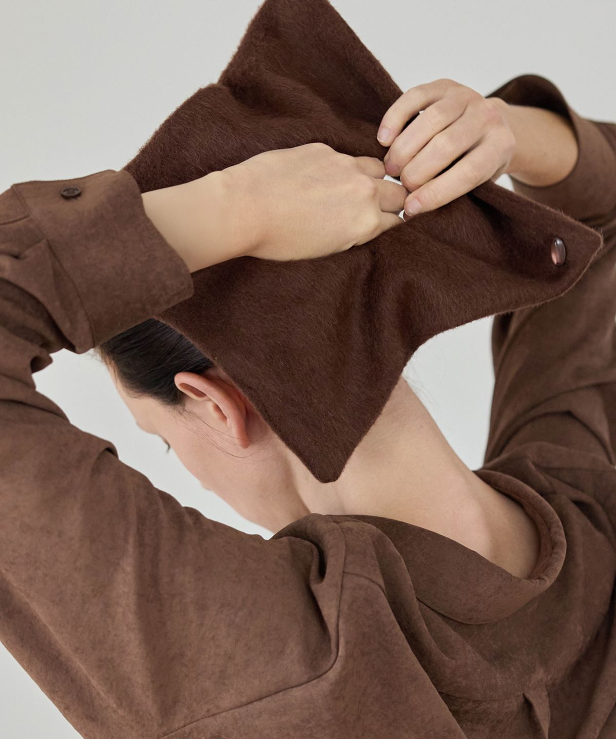 이보크에라(EVOKEERA) Lauryn Wool Square Hair Scrunchie(Brown)