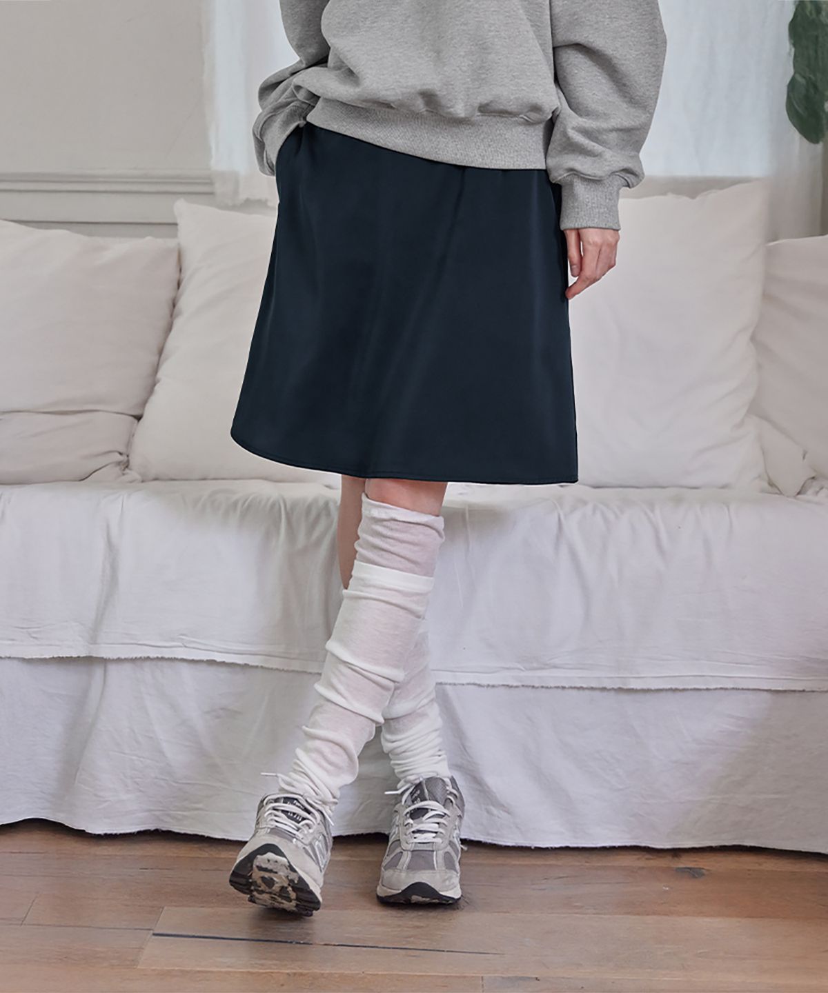 런던다다(LONDONDADA) Silky Satin Midi Skirt, NAVY
