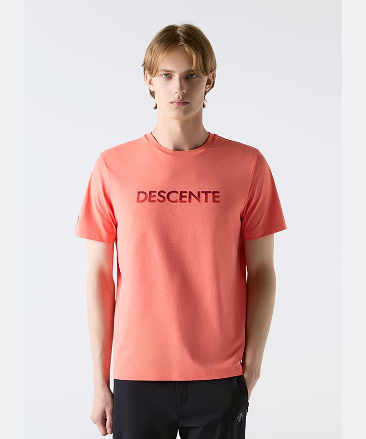 데상트(DESCENTE) 터프 워딩 그래픽 반팔 티셔츠 코튼 캔디 핑크 SR123UTS22