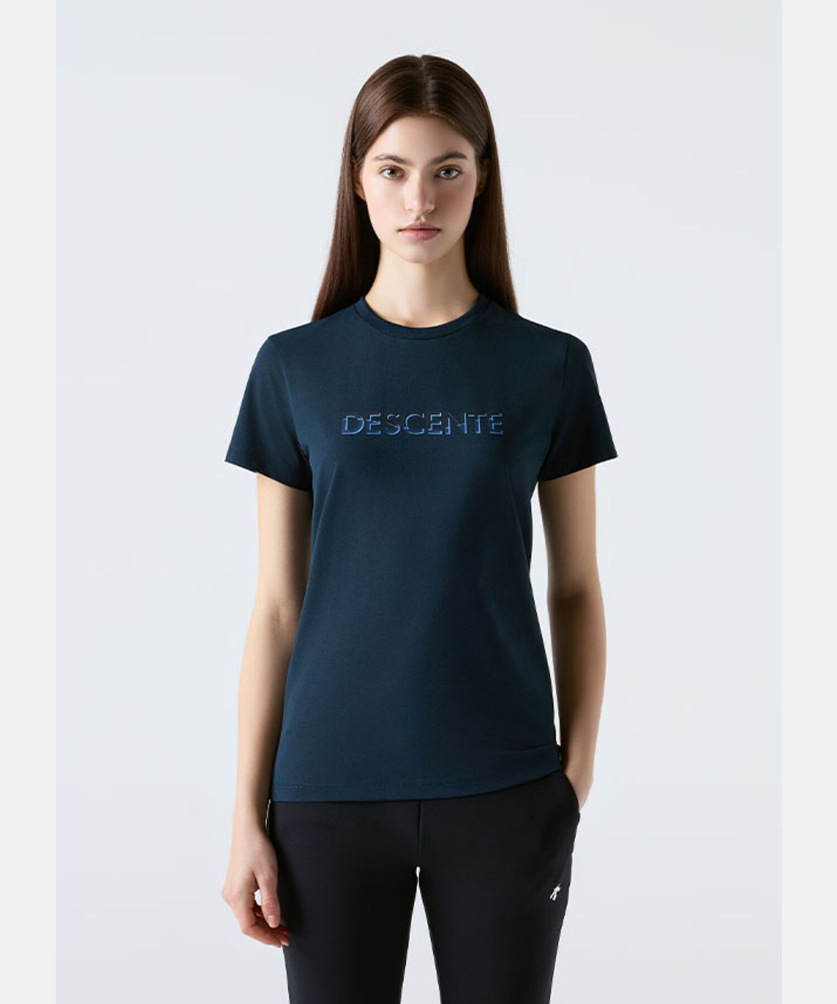 데상트(DESCENTE) 터프 워딩 그래픽 반팔 티셔츠 다크 네이비 SR123UTS22