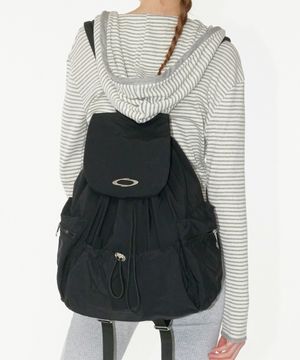 NOI1832 스트링 플랩 백팩 (블랙)
