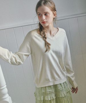 V-neck loose fit knit IVORY