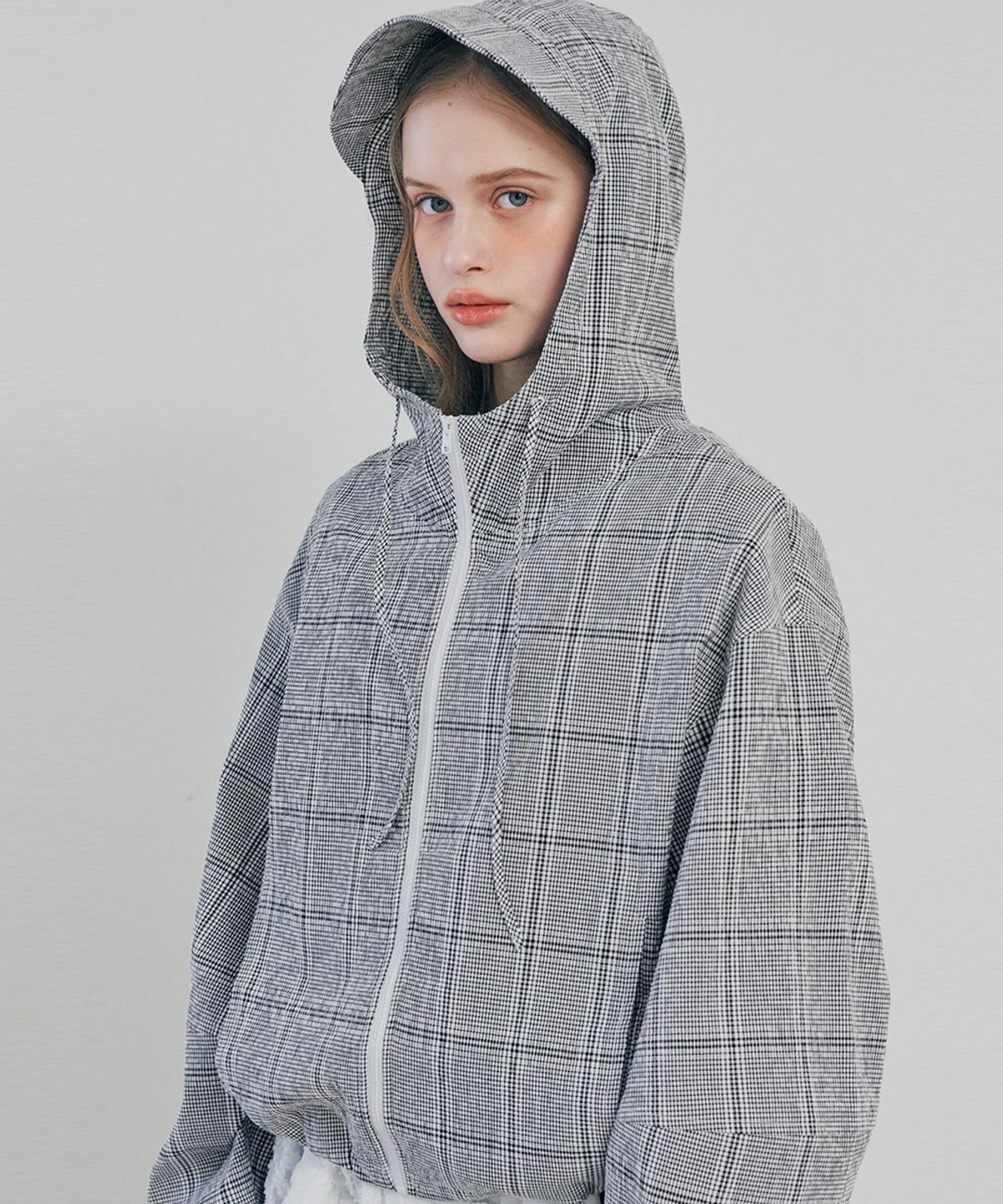 벨로엘(BELLOL) Hooded check windbreaker BLACK