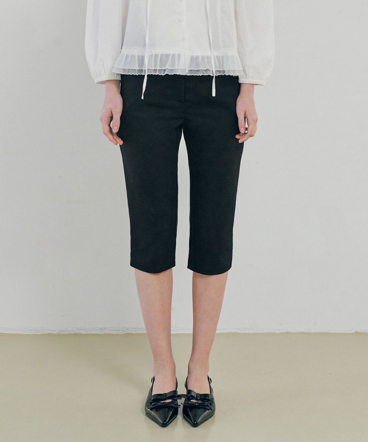벨로엘(BELLOL) Lace capri pants BLACK