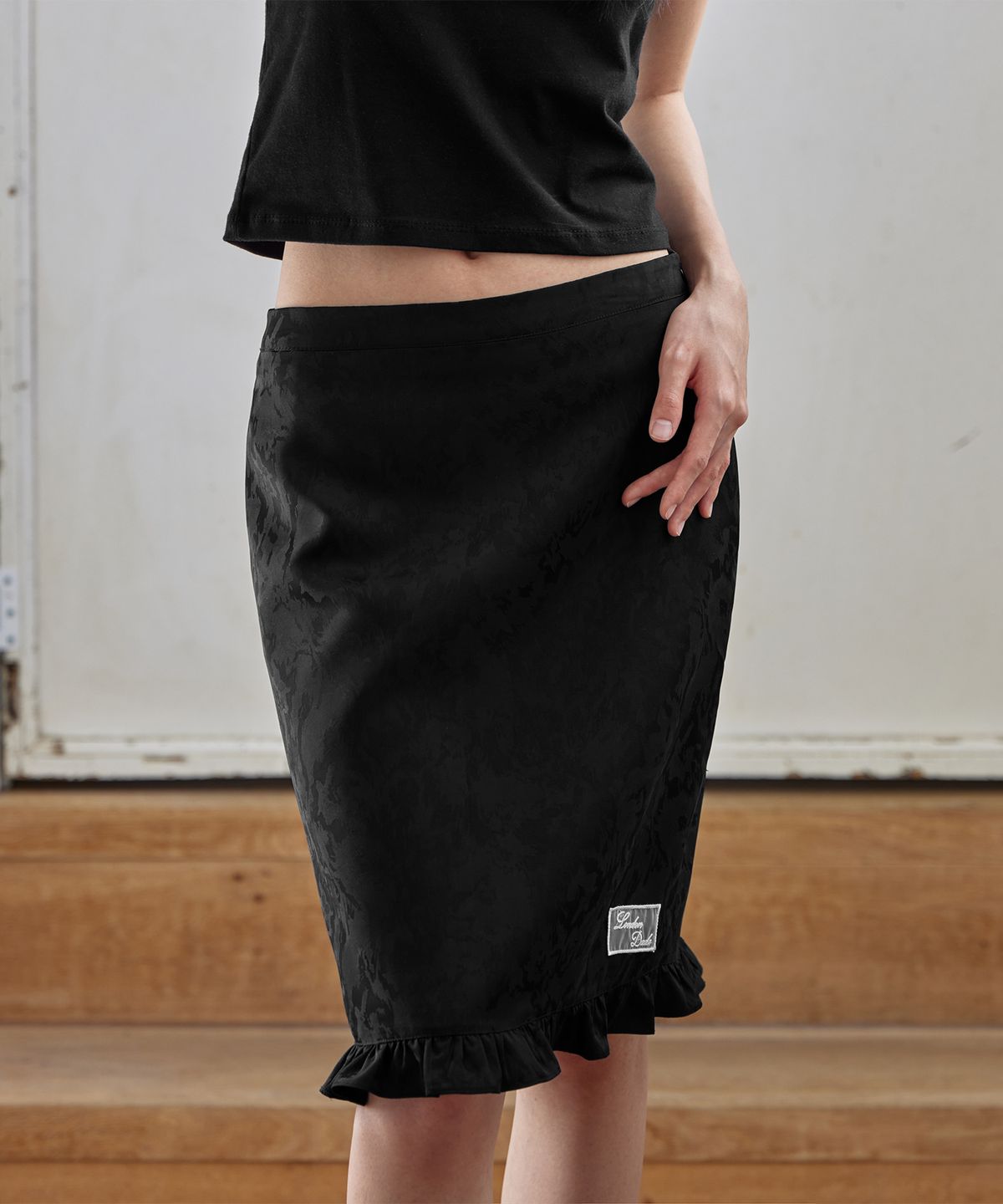 런던다다(LONDONDADA) Flower Frill midi Skirt, BLACK
