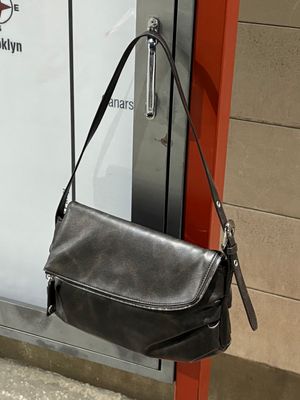 Elva Shoulder in Black UB6SB111-10