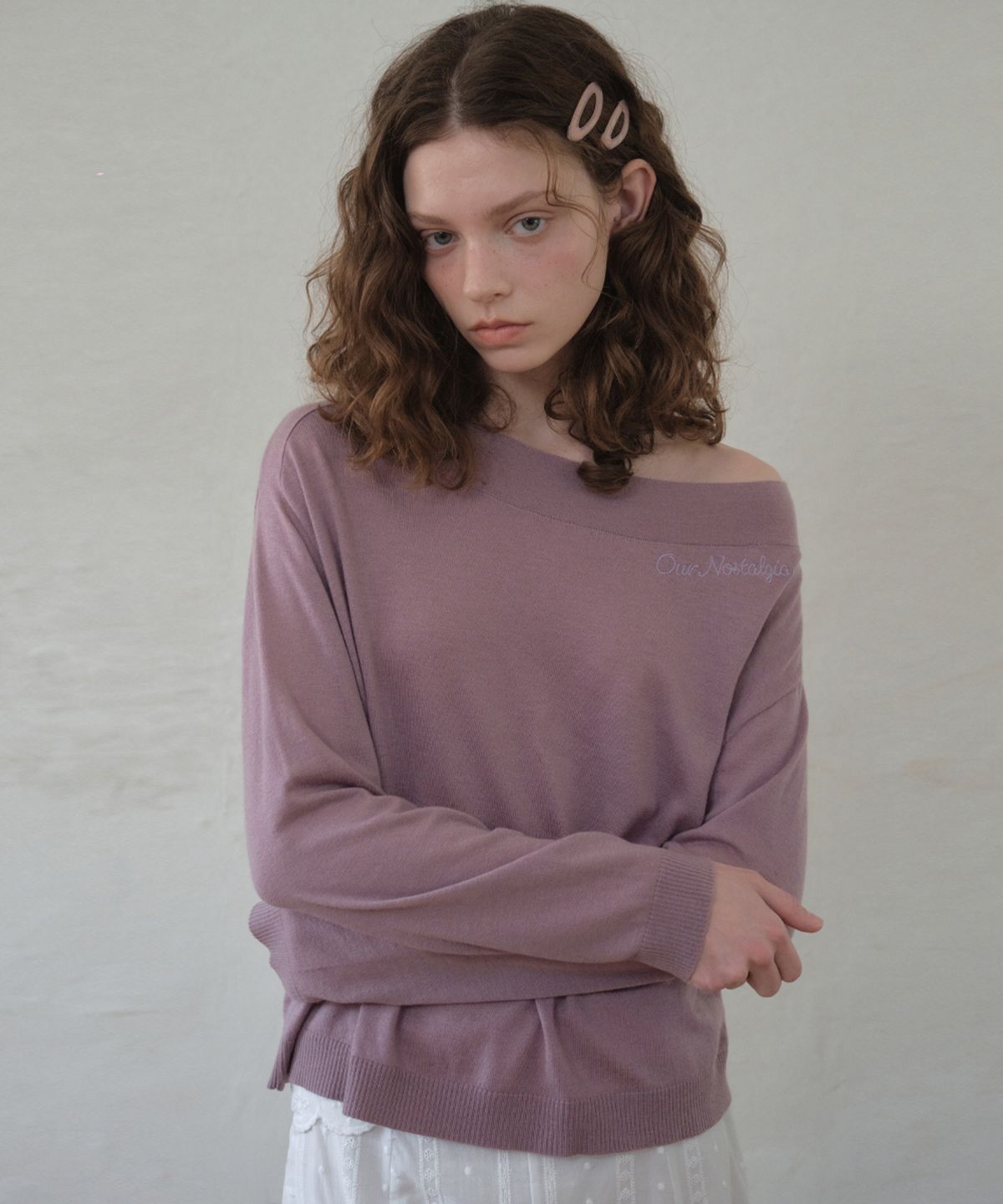 아우어노스텔지아(OURNOSTALGIA) Lettering Boatneck Knit_VINTAGE PURPLE(OC26KN17)