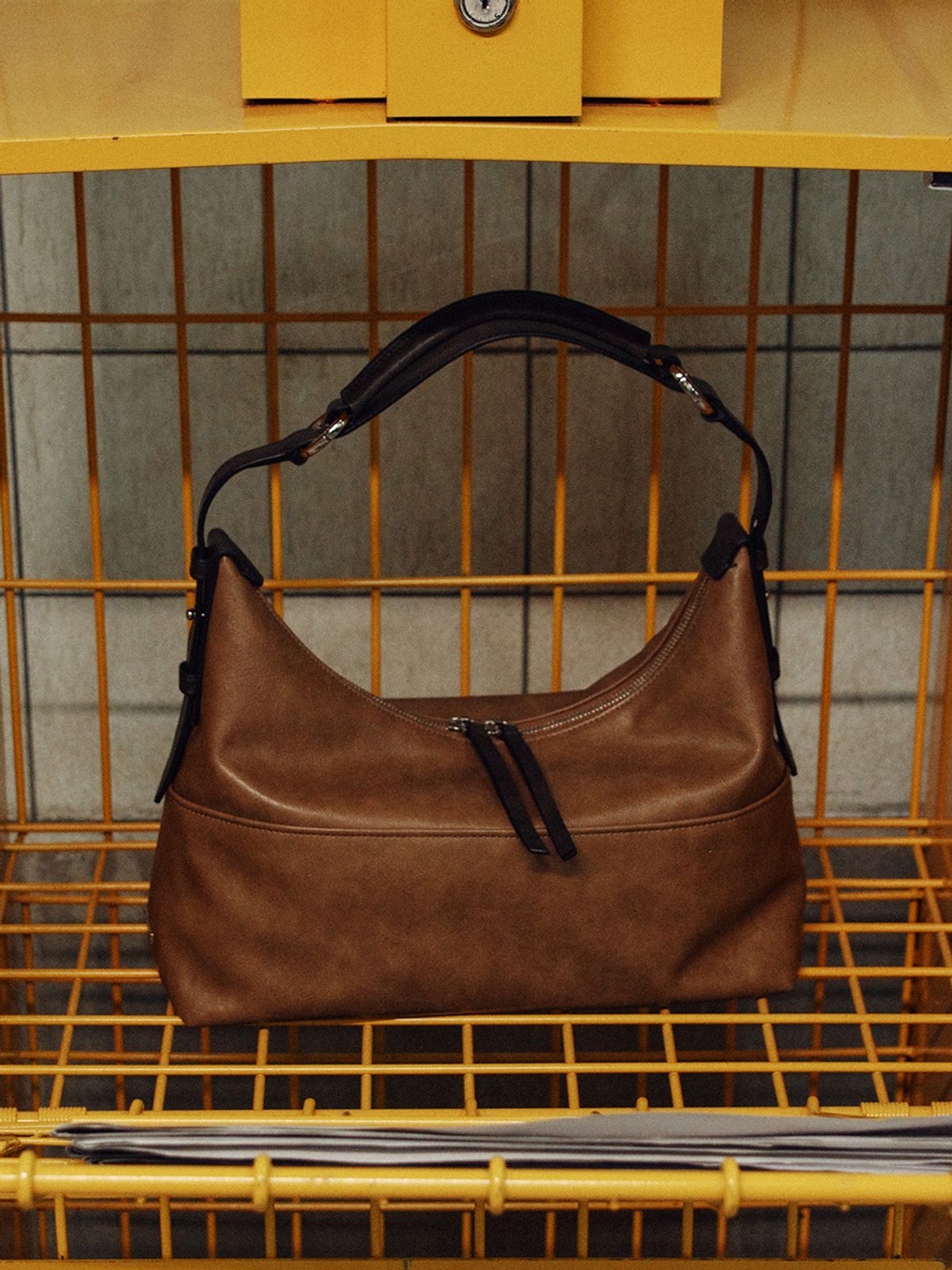 레이브(RAIVE) Orin Shoulder in Camel UB6SB109-92