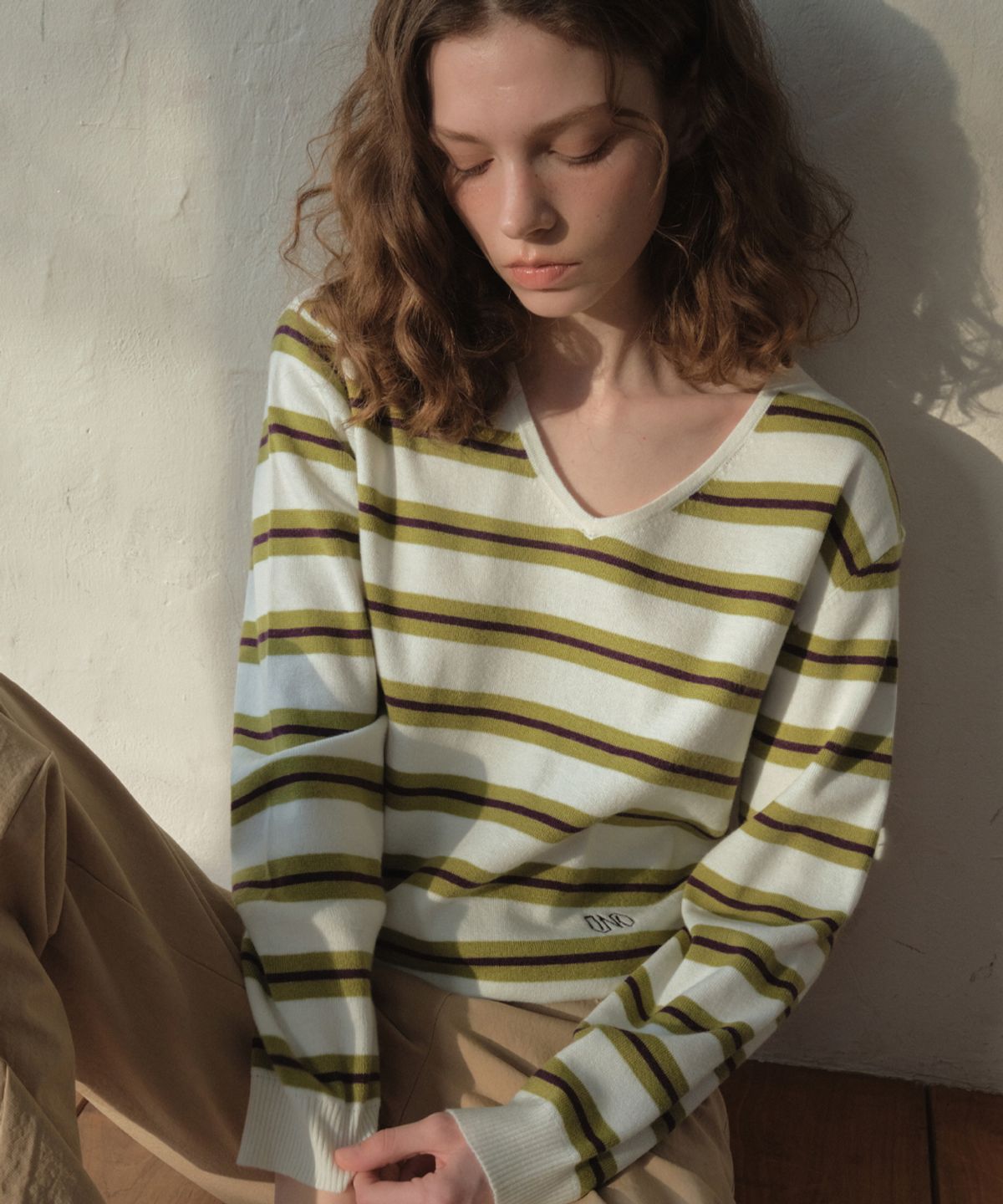 아우어노스텔지아(OURNOSTALGIA) Lento Multi Stripe V-Neck Knit_Ivory(OC26KN10)