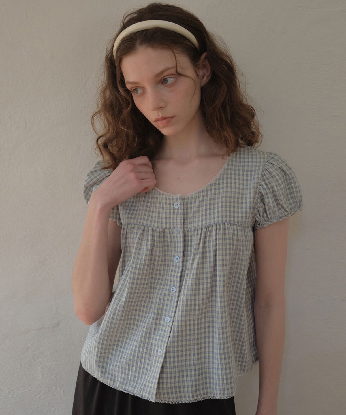 아우어노스텔지아(OURNOSTALGIA) Fina Check Shirring Blouse_Lime green(O26BL01)