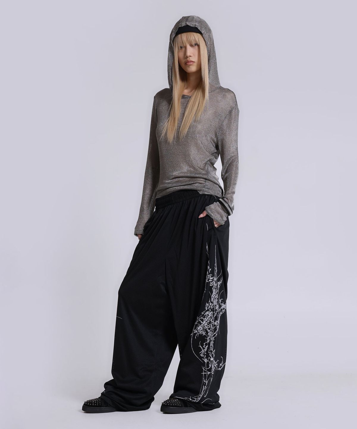 제이디드 런던(JADED LONDON) (U) 엠브로이더드 몬스터 에어텍스 베이퍼 블랙 0P4QU3 EMBROIDERED MONSTER AIRTEX VAPOUR BLACK