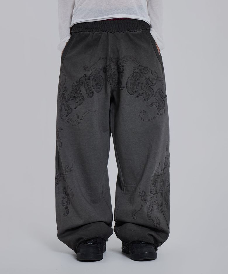 (U) 페이스리스 아플리케 몬스터 조거 차콜 FAITHLESS APPLIQUE MONSTER JOGGER CHARCOAL