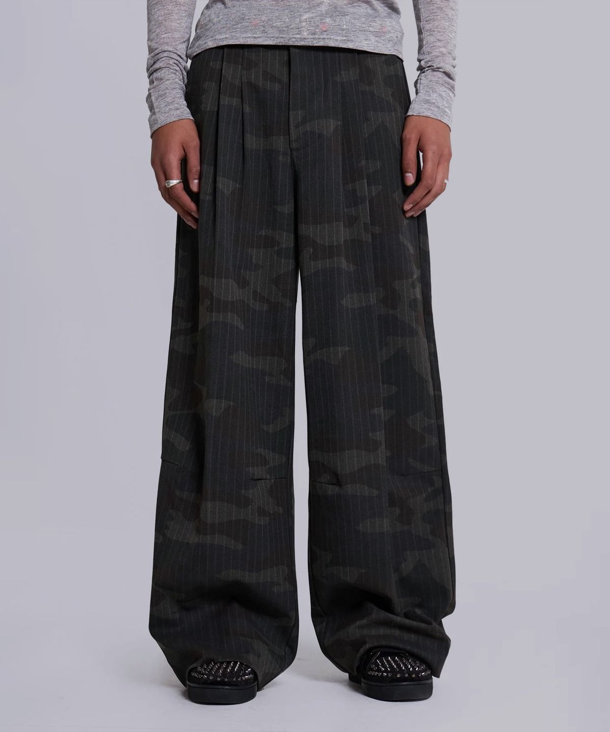 제이디드 런던(JADED LONDON) (M) 카모 핀스트라이프 골리앗 트라우저 멀티 CAMO PINSTRIPE GOLIATH TROUSER MULTI