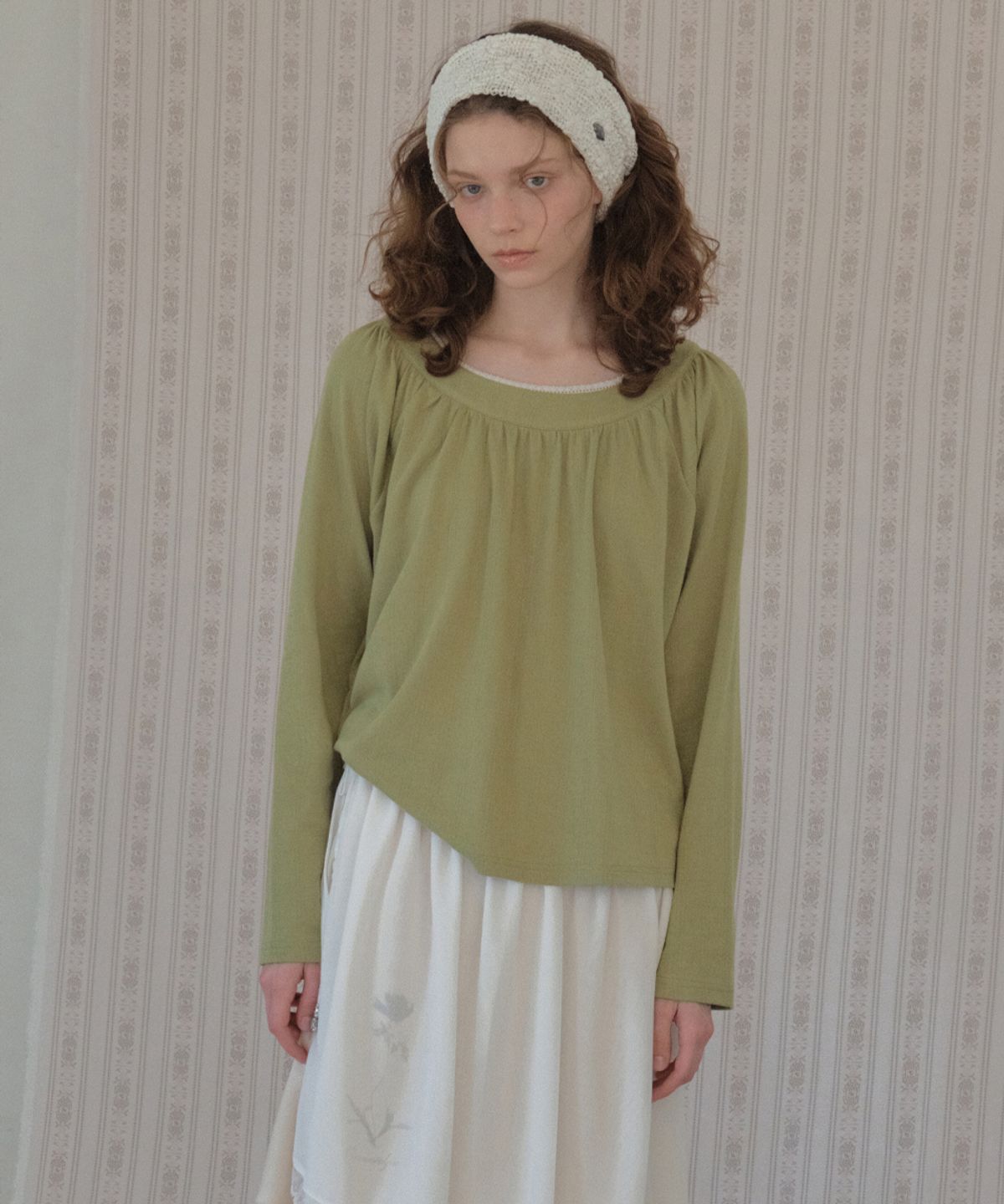 아우어노스텔지아(OURNOSTALGIA) Lace Eyelet Raglan T-shirt_Vintage olive(O26TP04)