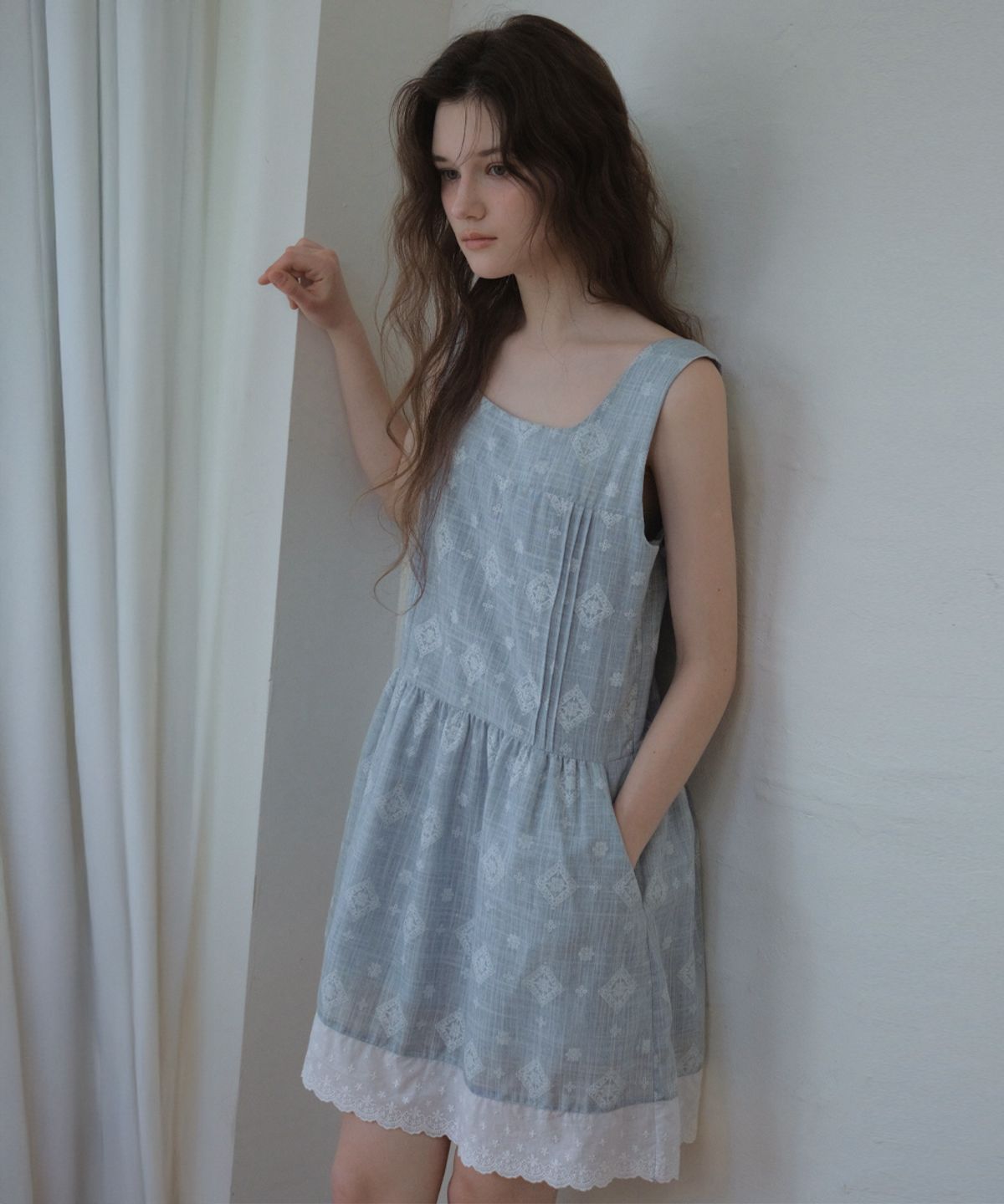 아우어노스텔지아(OURNOSTALGIA) Mori Embroidered Pintuck Dress_Blue(O26OPS02)